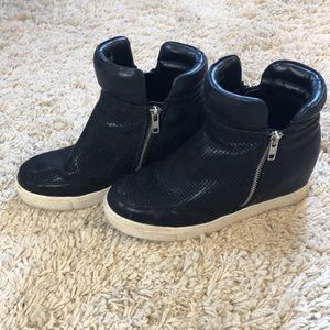 Black wedge sneakers